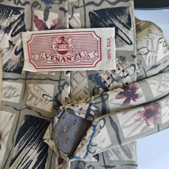 Venanzi Silk Tie Italian Soft Floral Pattern Taupe 90's Pattern 4" Wide Tie - Picture 4 of 4